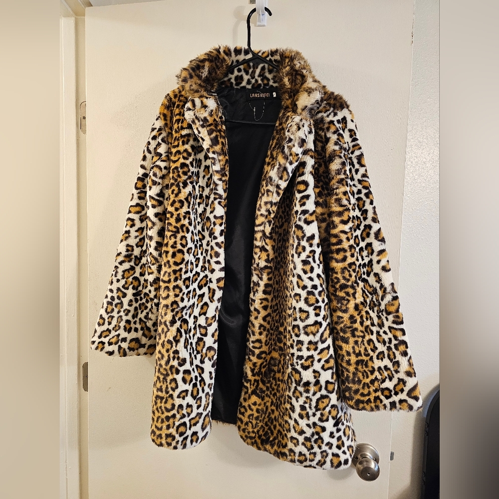 Lanshifei Leopard Print Coat